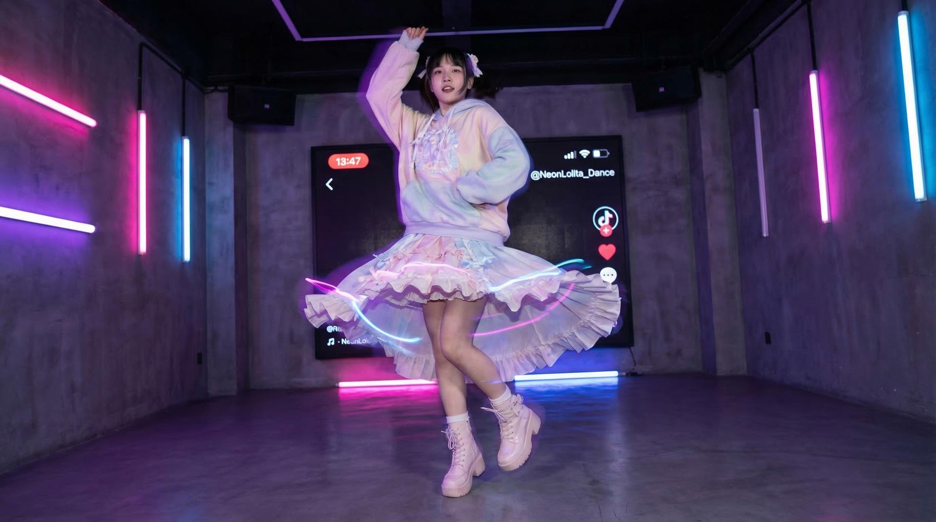 丝瓜视频短传媒 - TikTok风格舞蹈